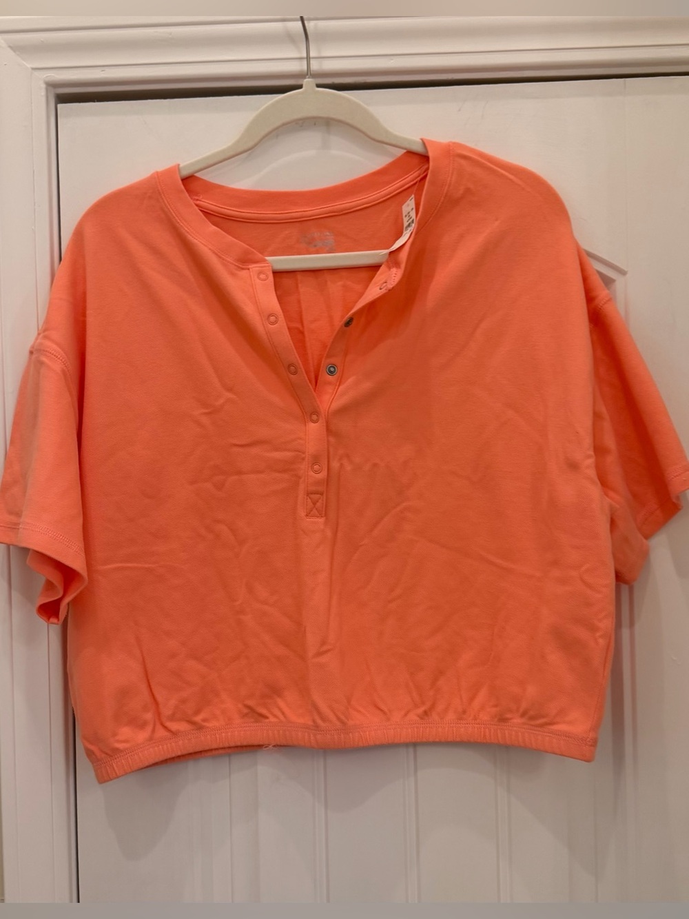 OFFLINE By Aerie Pique Henley Short
Sleeve T-Shirt NWT M